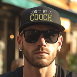 Wees geen Chooch Funny East Coast Italiaan Geborduurde Pet<br><div class="desc">Het zwarte honkbal pet met geborduurd "Don't be a" in het grijs en "Chooch" in het bruisende groen is een humoristische en cultureel belangrijke accessoire voor de Italianen aan de oostkust. "Chococh" is een speelse term in het Italiaans-Amerikaanse lexicon, refererend aan iemand die een beetje dom of onbenullig is. Dit...</div>