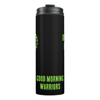 Wees geen Mok van Buffoon Traveler