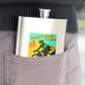 Wees geen roadie wild meisjes rijden mountainbikes flacon (Voorbeeld)