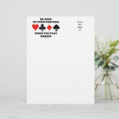 Wees gek op uw partner wanneer u Bridge afspeelt (Staand voorkant)