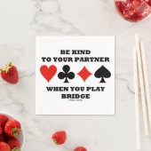 Wees gek op uw partner wanneer u Bridge afspeelt Servet (Insitu)