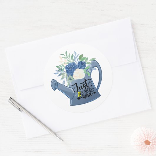 Wees gewoon aardige bloemen in gieter positividad ronde sticker (Envelop)
