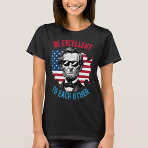 Wees goed voor elkaar met de Amerikaanse vlag Abe T-shirt