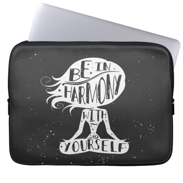 Wees in harmonie met jezelf laptop sleeve (Voorkant)