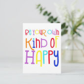 Wees je eigen soort vrolijke kleurrijke typografie briefkaart (Staand voorkant)