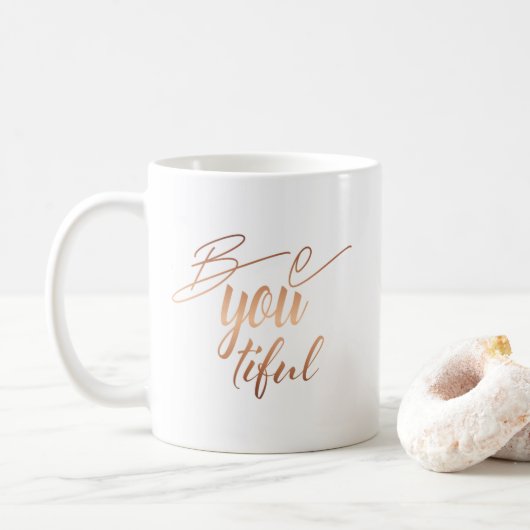 Wees je mooie script koper belettering koffiemok (Met donut)