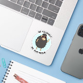 Wees jezelf een Ewenique Funny Sheep Pun Sticker (Laptop met iPhone)