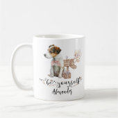 Wees jezelf Jack Russell puppy naast brievenbus Koffiemok (Links)