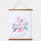 Wees jezelf | Pastelbloemen Hangend Wandkleed (Voorkant)