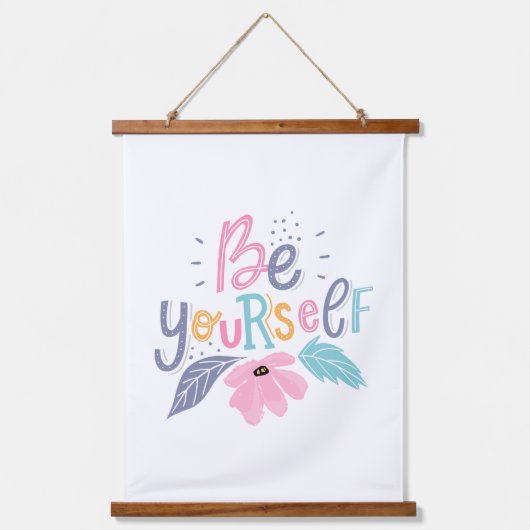 Wees jezelf | Pastelbloemen Hangend Wandkleed (Voorkant)