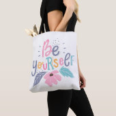 Wees jezelf | Pastelbloemen Tote Bag (Dichtbij)