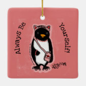 Wees jezelf roze pinguïn keramisch ornament (Achterkant)