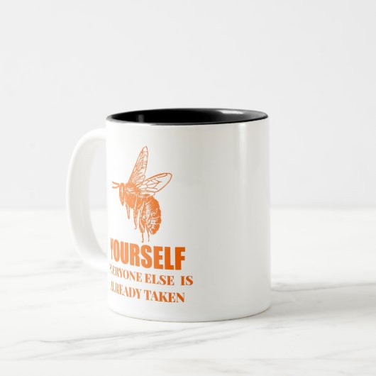 Wees jezelf tweekleurige koffiemok (Voorkant links)