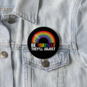 Wees jezelf, ze passen LGBTQ Rainbow Gay Pride aan Ronde Button 7,6 Cm (In situ)