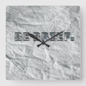 Wees kort.   vierkante klok (Voorkant)