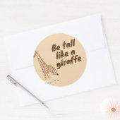 Wees lang als een giraaf ronde sticker (Envelop)