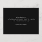 Wees mijn bruidsmeisje | Black Modern Script-voors Uitnodiging Briefkaart (Achterkant)