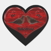Wees mijn Valentijn die Doves zoent Hart Sticker (Voorkant)