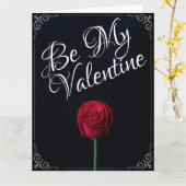 Wees mijn Valentijn - Donkere Rode Roos Kaart (Gele Bloem)