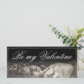 Wees mijn Valentijn - liegende jonge vrouw (Staand voorkant)