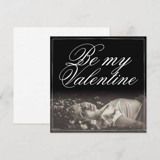 Wees mijn Valentijn - liegende jonge vrouw (Voorkant / Achterkant)