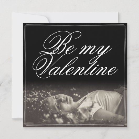 Wees mijn Valentijn - liggende jonge vrouw (Voorkant)