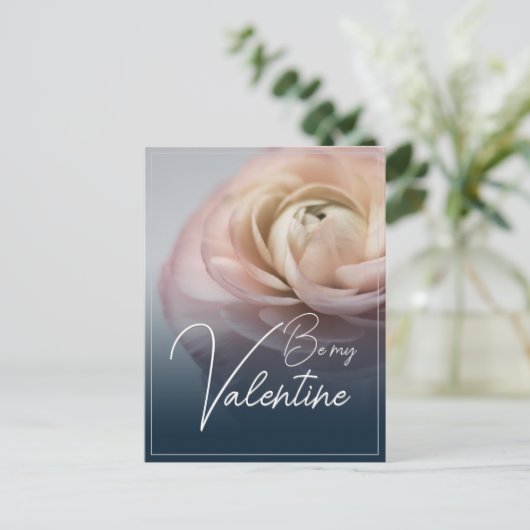 Wees mijn Valentijn met grote roze roze roze roos Feestdagenkaart (Staand voorkant)