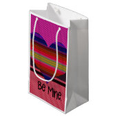 Wees mijn Valentijn regenbooghart Klein Cadeauzakje (Voorkant Gekanteld)