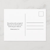 Wees niet bang voor Deuteronomium 31:8 Briefkaart (Achterkant)