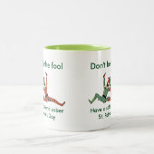 Wees niet de vuil tweekleurige koffiemok (Center)