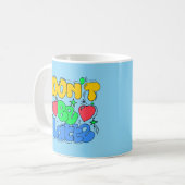 Wees niet latte koffiemok (Voorkant links)
