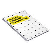 Wees niet optimistisch, grappig gezegde notitieboe notitieboek (Rechterzijde)