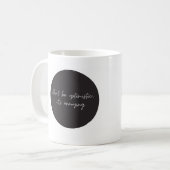 Wees niet optimistisch, grappige gezegde koffie mo koffiemok (Voorkant links)