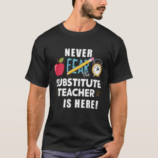 Wees nooit bang dat de vervangende leraar hier gra t-shirt