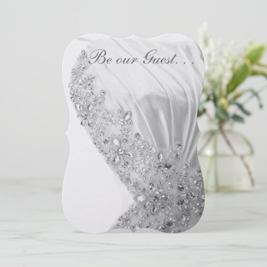 Wees onze uitnodiging voor het uitzenden van het g (Staand voorkant)