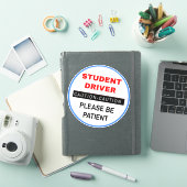Wees patiënt "Student Driver" - Witte waarschuwing Sticker (iPad Cover)