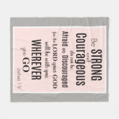 Wees sterk en moedig (Joshua) Roze/Grijs Fleece Deken (Voorkant (Horizontaal))