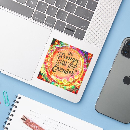 Wees sterker dan je excuses aanmoediging sticker (Laptop met iPhone)