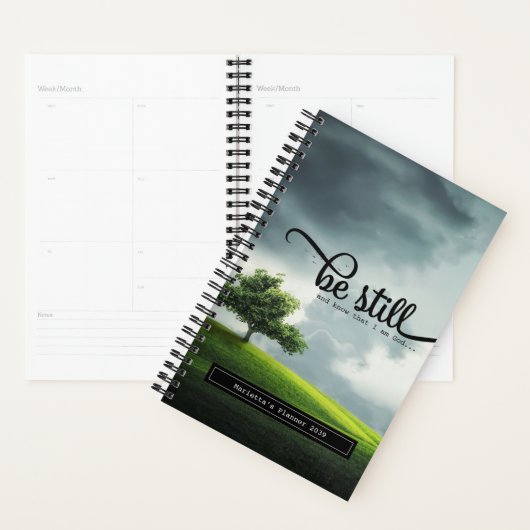 'Wees stil' Bijbelcitaat 5.5 x 8.5 Planner (Display)