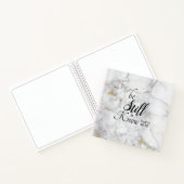 Wees stil en ken Bijbel Verse White Gold Marble Notitieboek (Binnen)