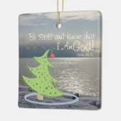 Wees stil en ken God persoonlijke Kerstmis Keramisch Ornament (Links)