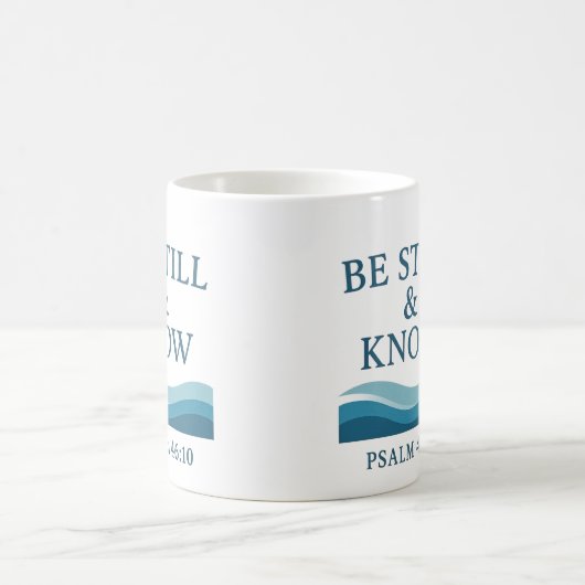 Wees stil en weet 15 oz koffie Mok (Center)