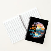 Wees stil en weet dat ik God Bijbelse Verse ben Notitieboek (Binnen)