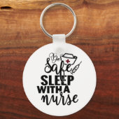 Wees veilig in slaap met een verpleegster - grappi sleutelhanger (Voorkant)