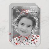 "Wees vreugdevol" kardinalen en bessen Kerstmis fo Feestdagenkaart (Voorkant / Achterkant)