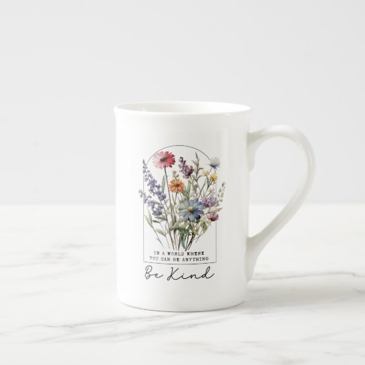 Wees Vriendelijk Mok – Waterverf Wildbloem Vriende (Rechts)