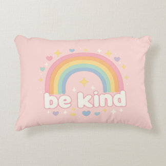 Wees Vriendelijk – Regenboog Pastel Positiviteit Accent Kussen