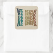 Wees vriendelijk vierkante sticker (Tas)