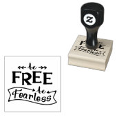Wees vrij Wees onbevreesd Typografie Rubber Stamp Rubberstempel (Gestempeld)