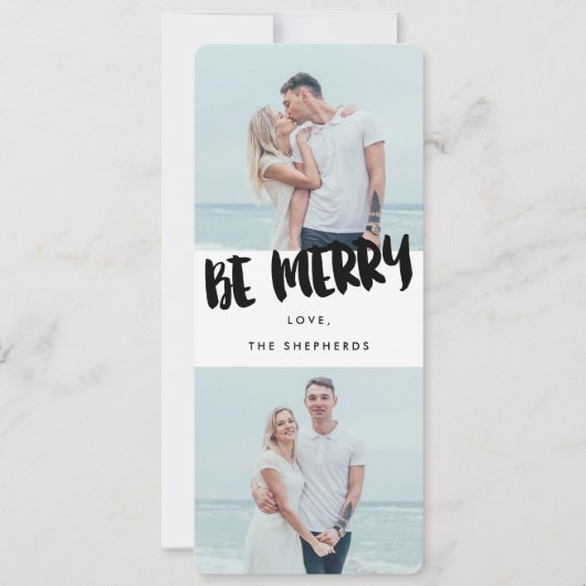 Wees vrolijk Brush Script Holiday Photo Card Feestdagenkaart (Voorkant)